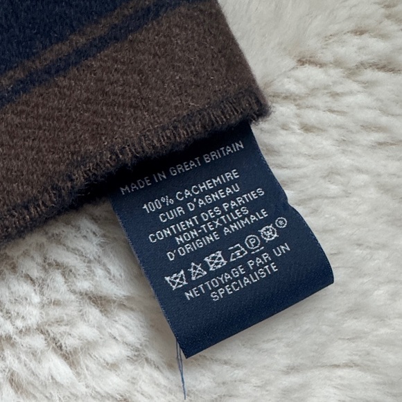 Authentic brand new Hermes women’s scarf - Picture 4 of 8